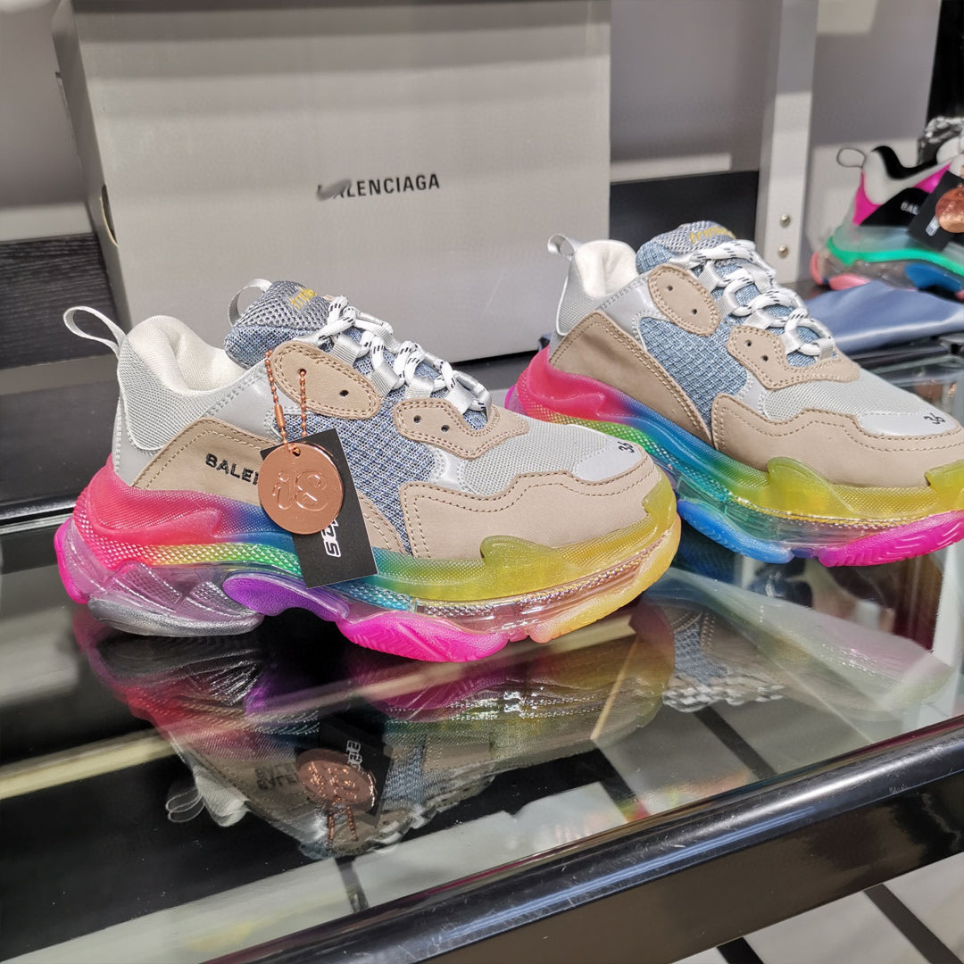 Collaboration Couple's Style Shoe