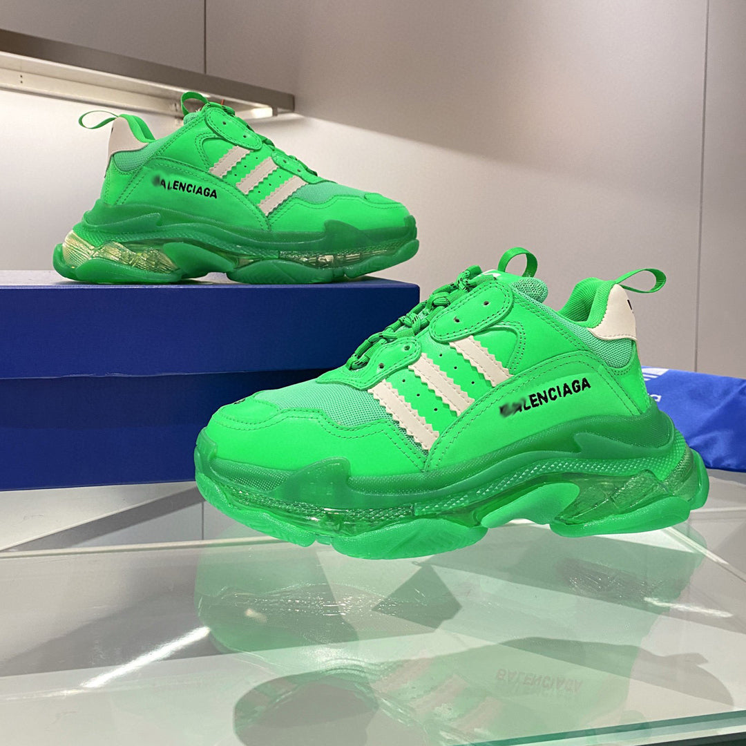 Collaboration Couple's Style Shoe